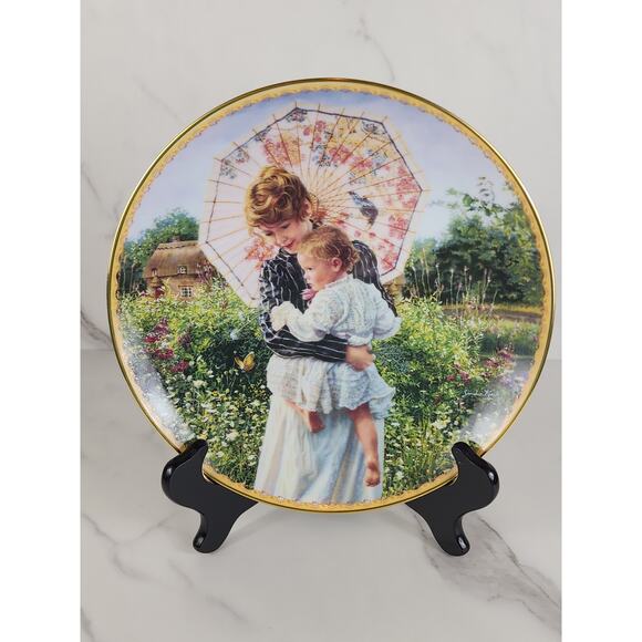Home is Where The Heart Is Sandra Kuck 9 1/4" Porcelain 1995 Wall Decor Plate - Picture 1 of 11